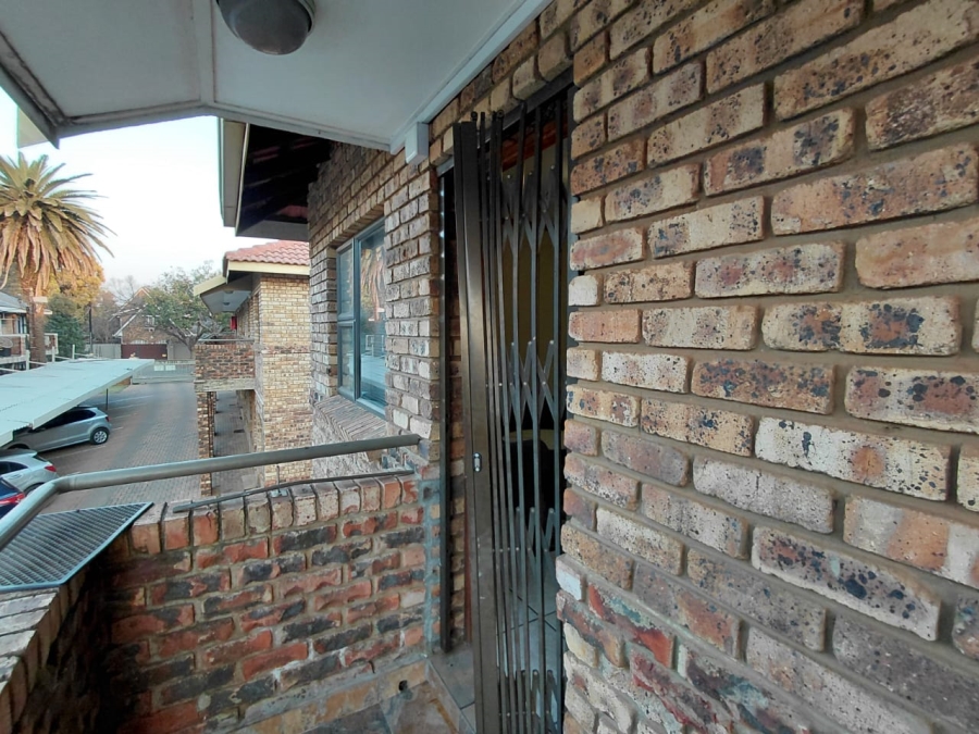 2 Bedroom Property for Sale in Kannoniers Park North West